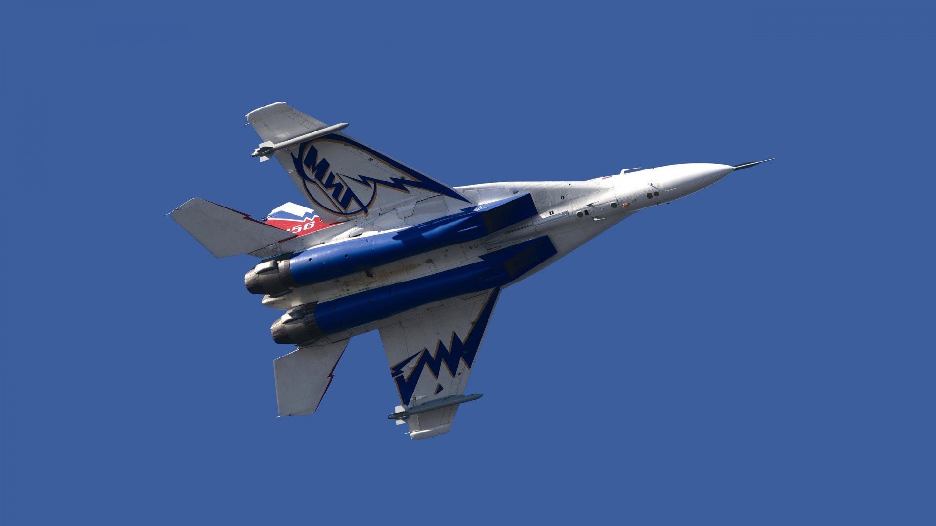 球队是否构建后场缓冲区域延缓高位压迫效果，后场球员什么意思